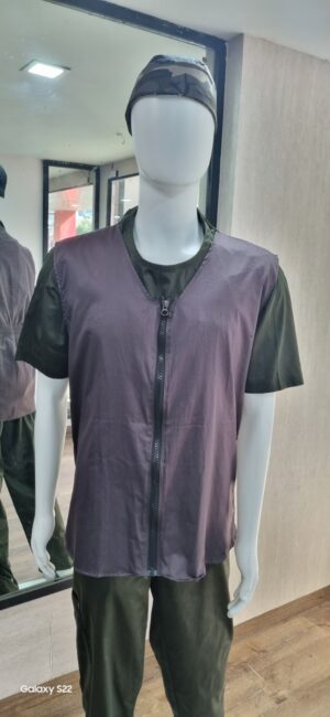 Sleeveless Staff Jacket with zipper